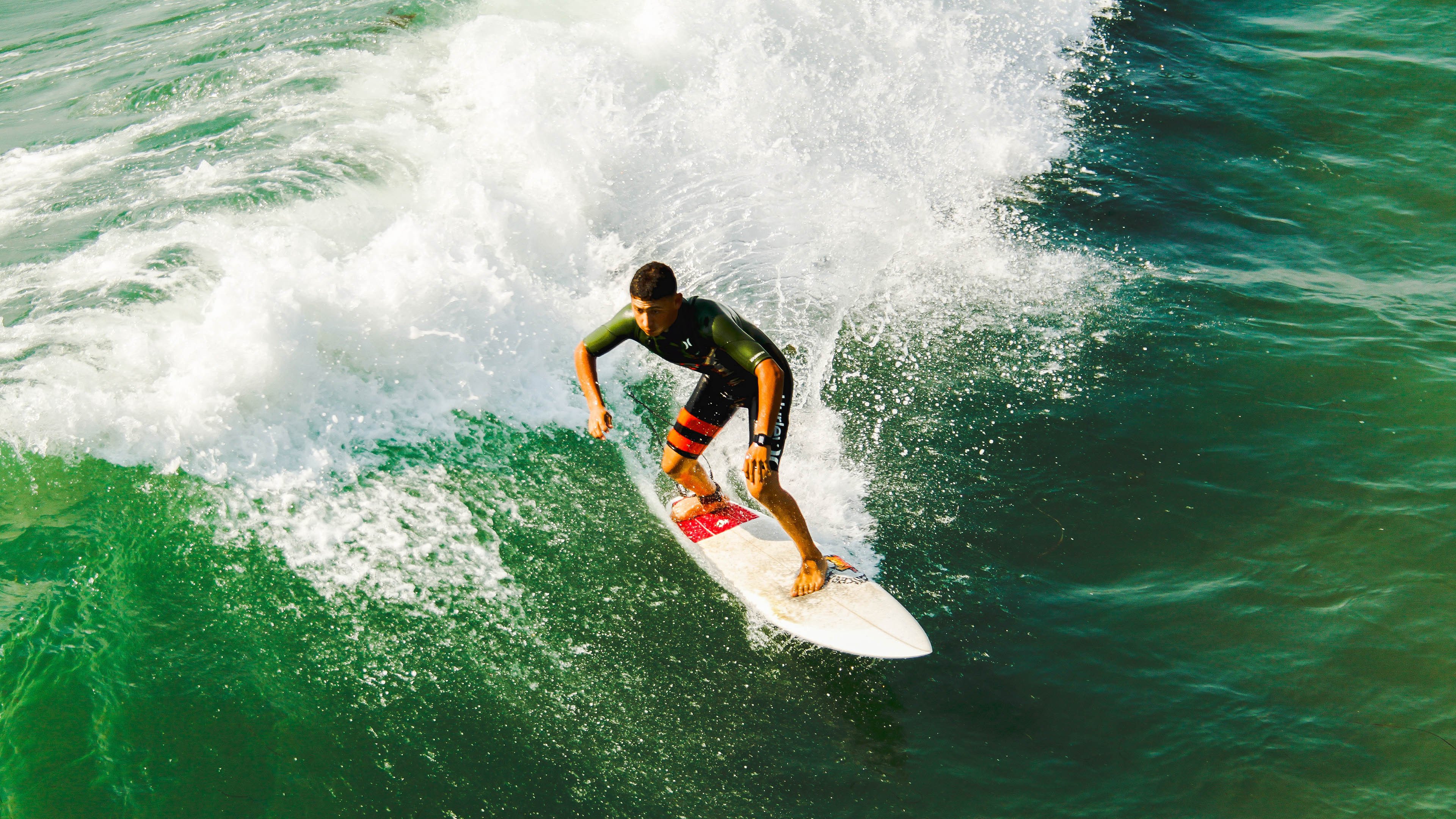 职业联赛转播话语权过度集中影响公平分配，五大联赛转播权费用